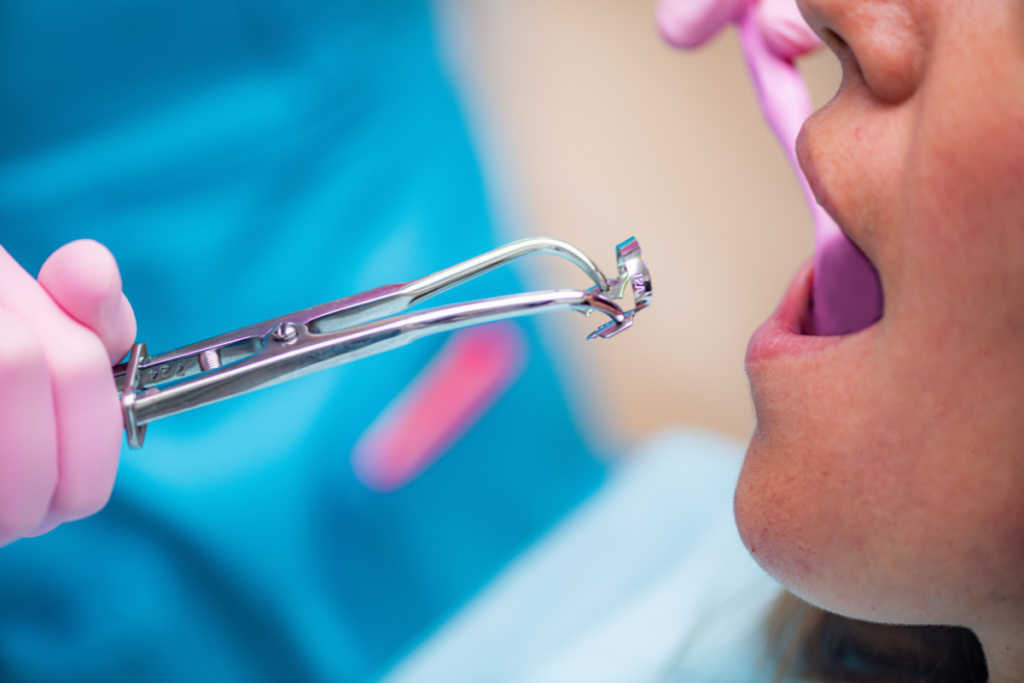 How an Endodontist Supports Advanced Dental Care